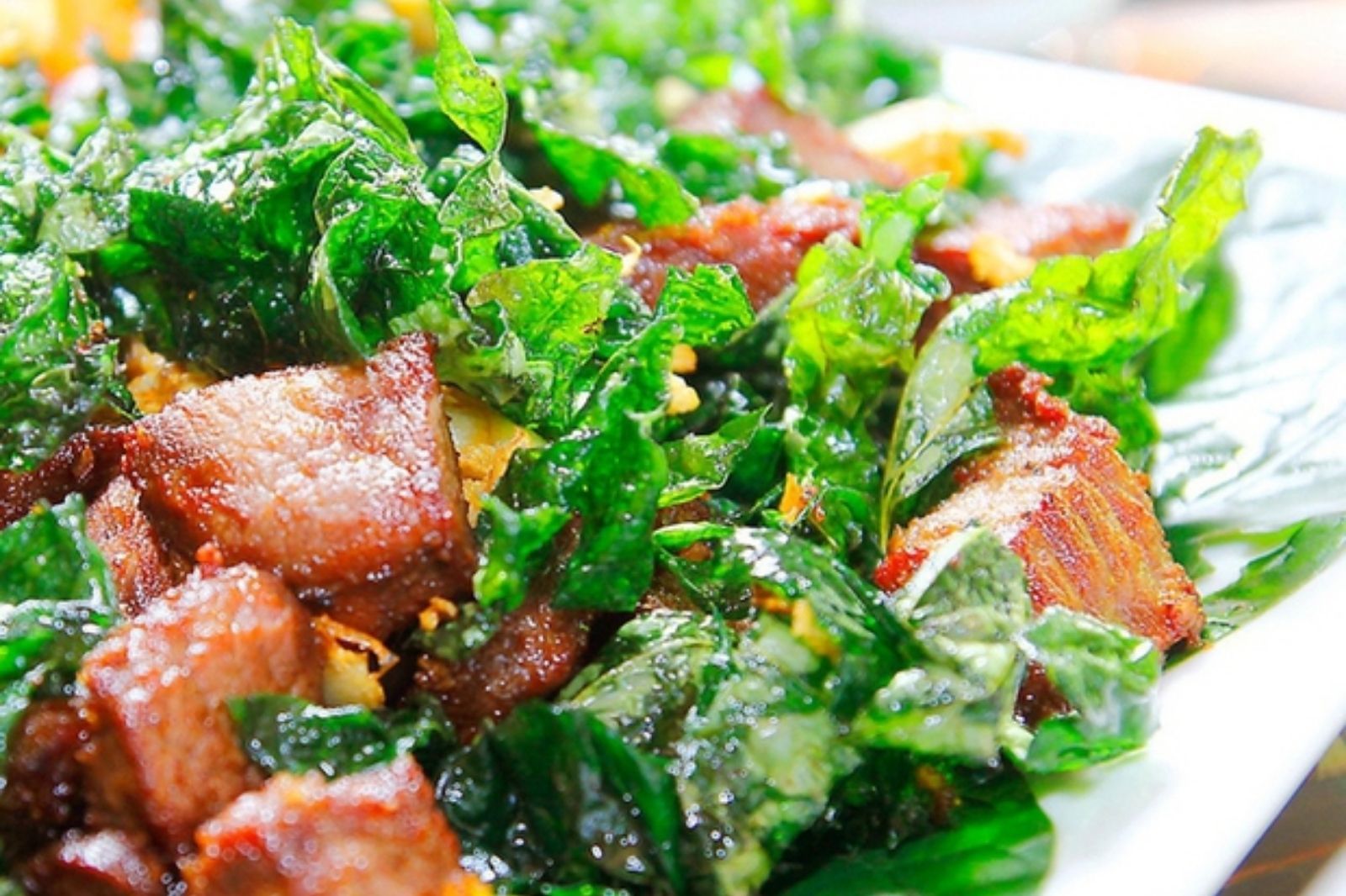 Món ăn có hương vị đặc trưng của mùi lá rừng  