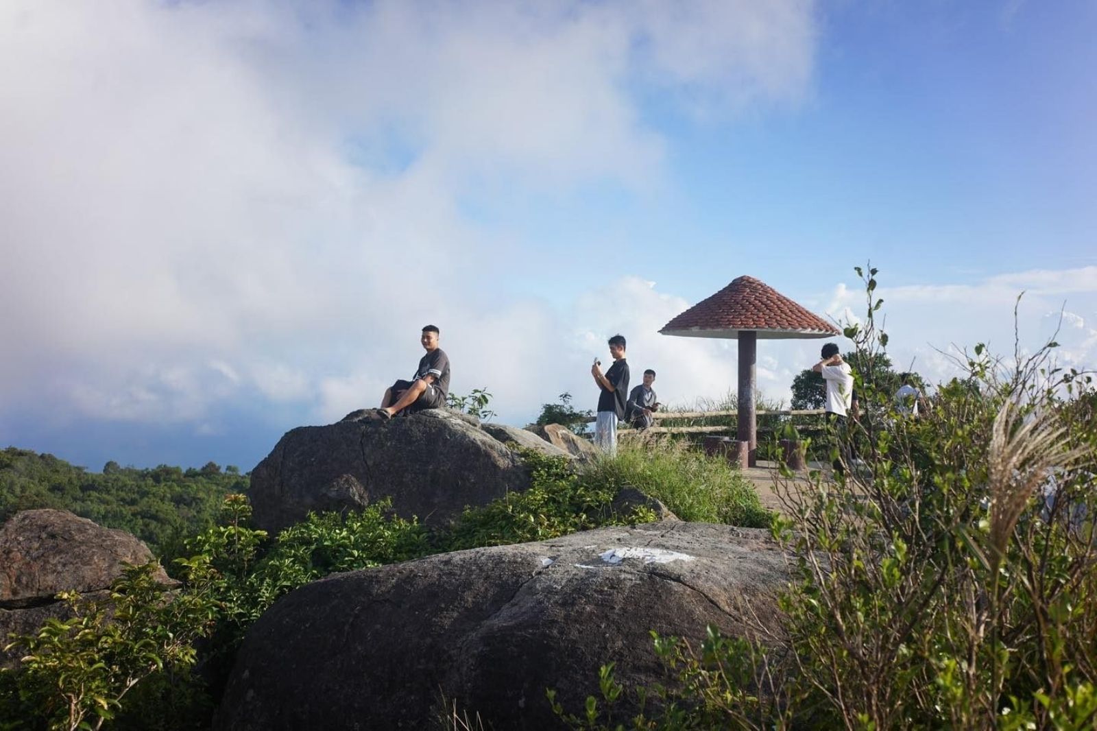 Kết hợp các điểm tham quan khác ở bán đảo Sơn Trà 