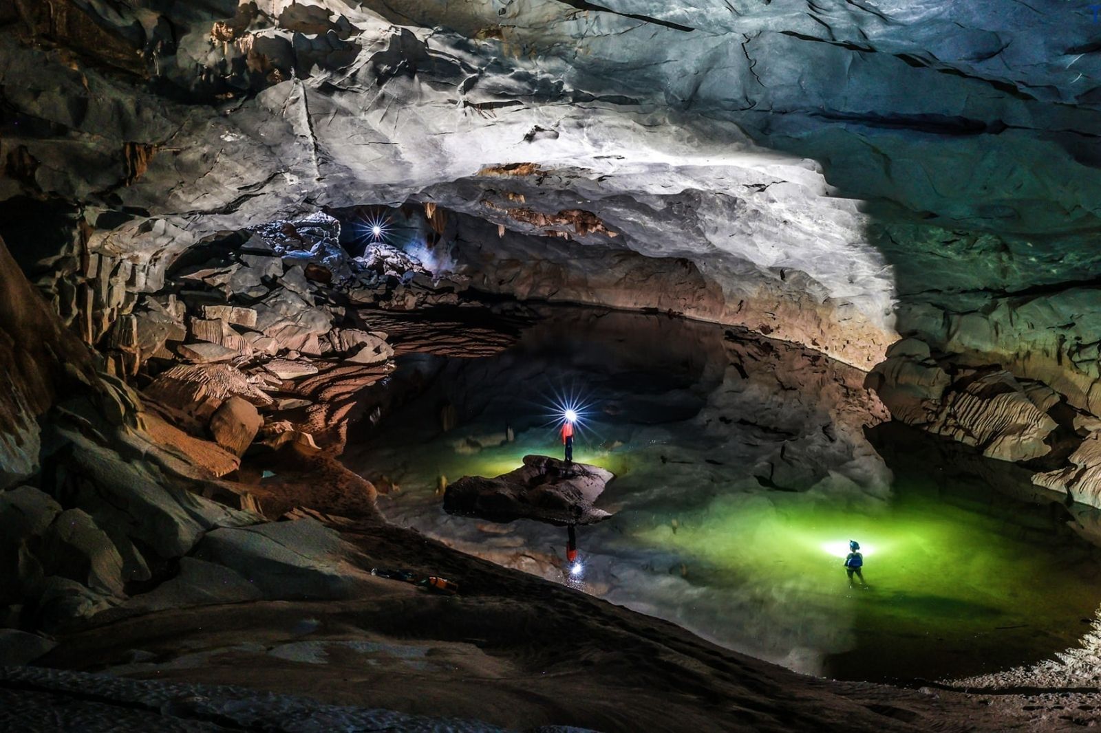 Khai thác du lịch bền vững để bảo tồn các hang động 