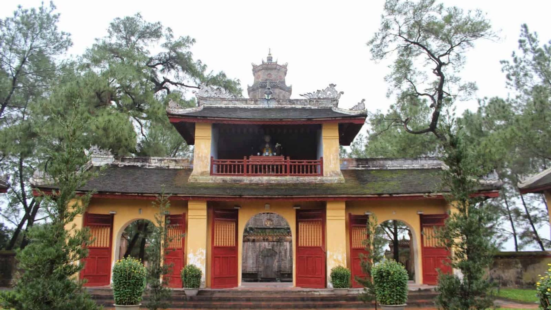 Hình ảnh minh họa một công trình nghệ thuật tại chùa Thiên Mụ.