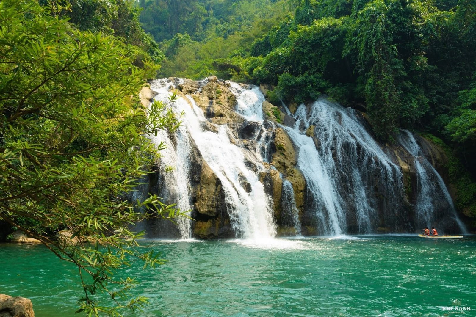 Không nên đi thác vào mùa mưa vì khá nguy hiểm