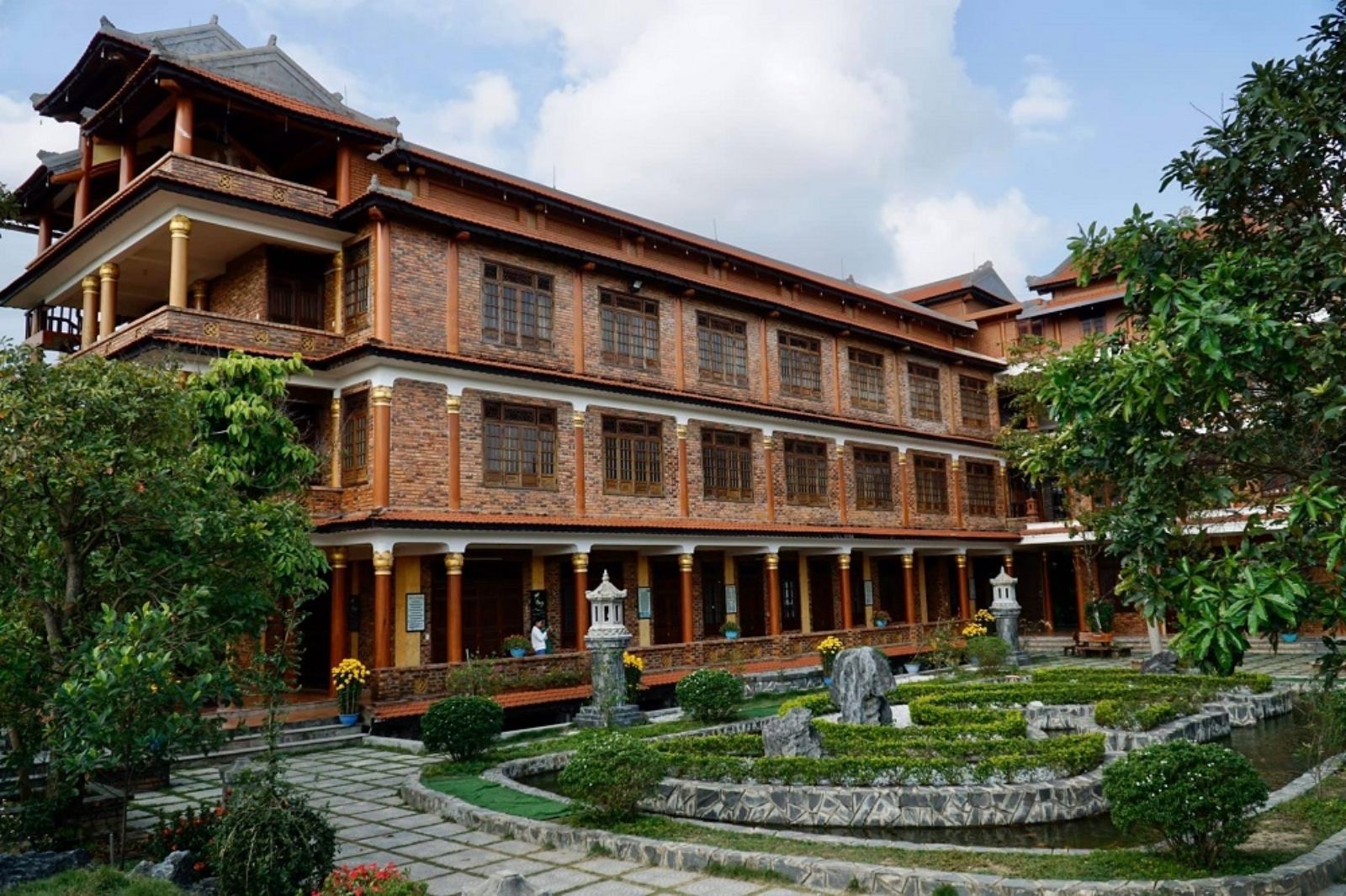 Không gian chùa Phước Duyên 