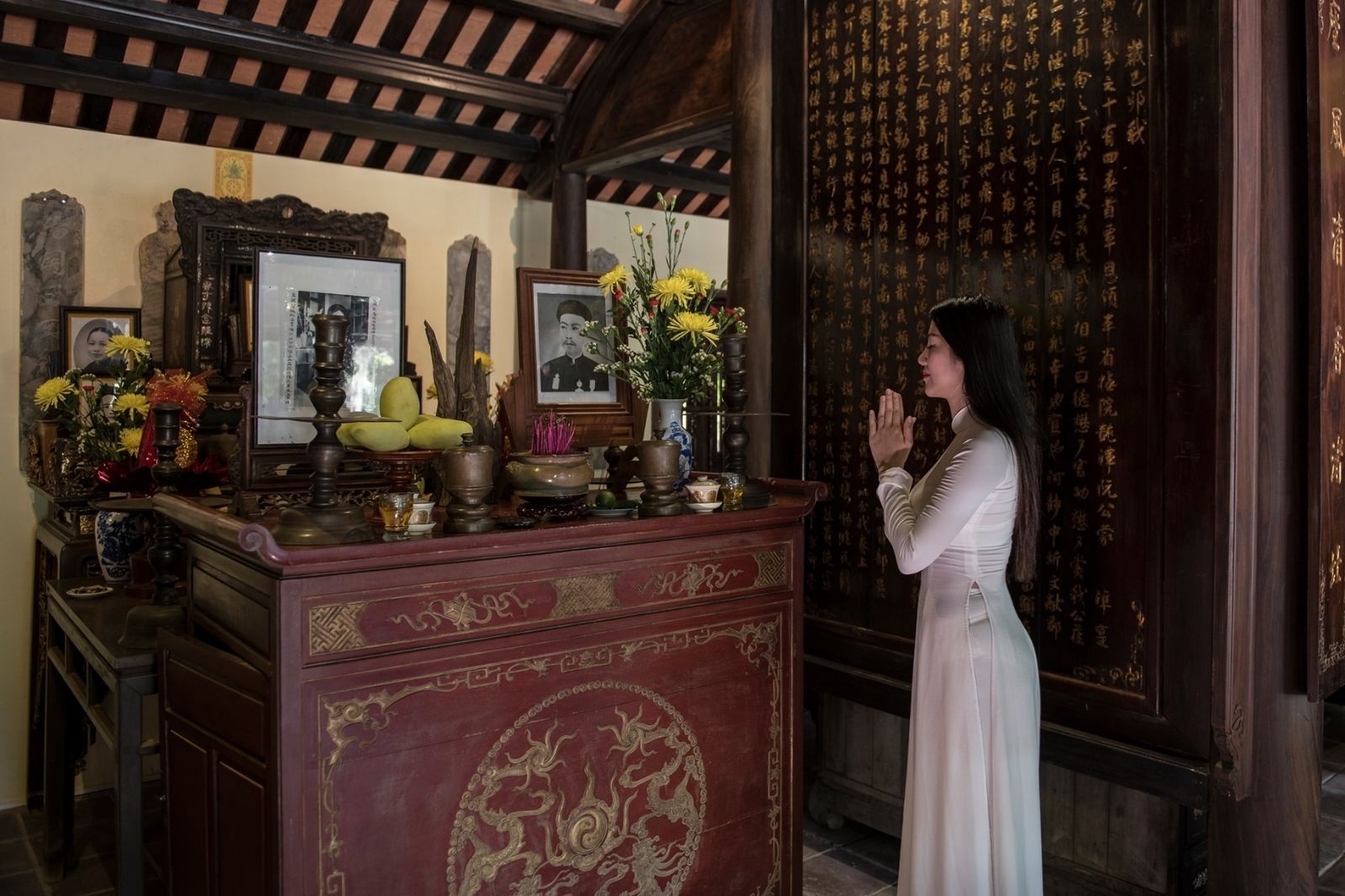 Không gian thờ cúng tổ tiên ở nhà vườn 