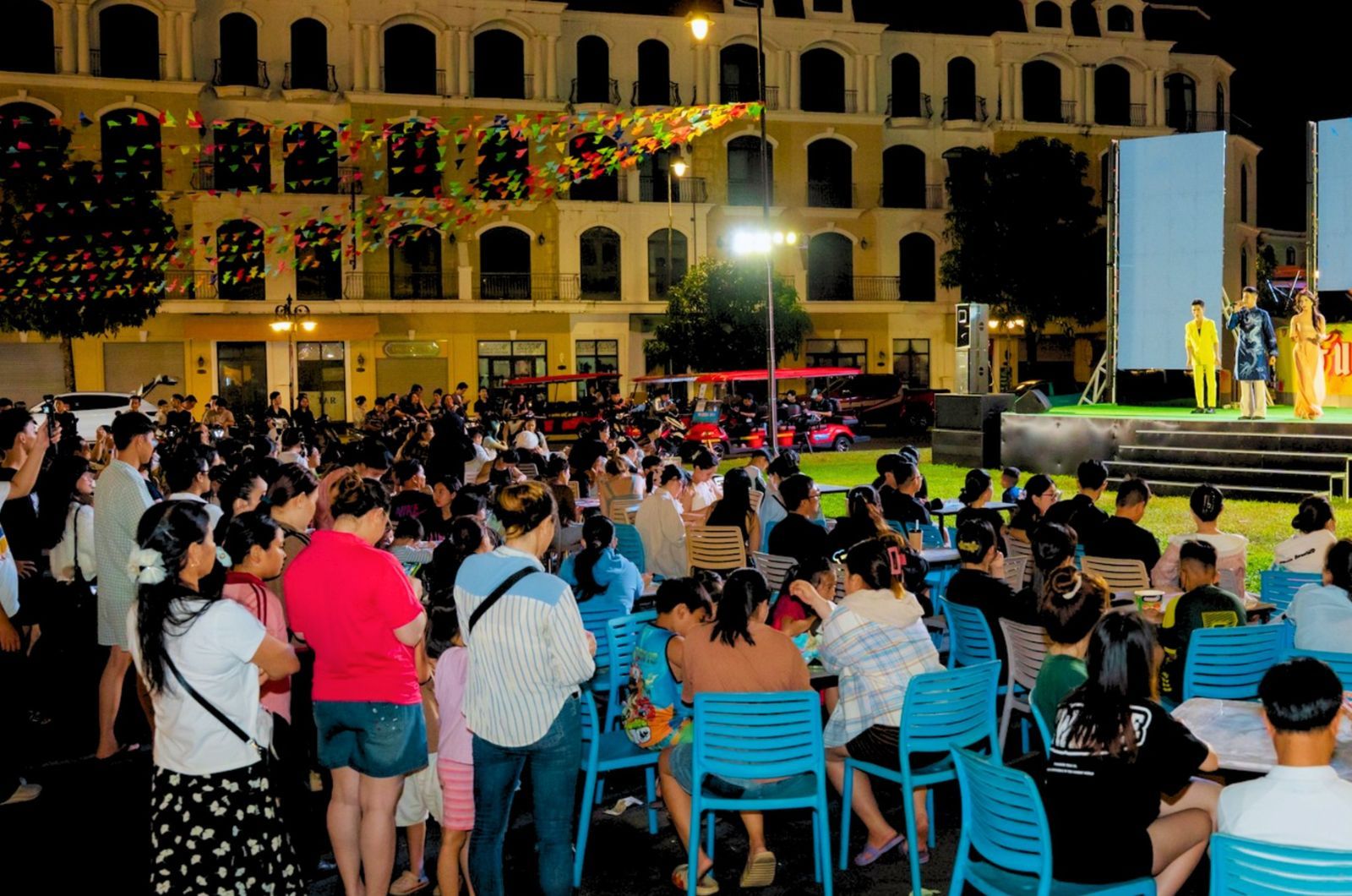 Không khí ở chợ đêm Grand World Phú Quốc