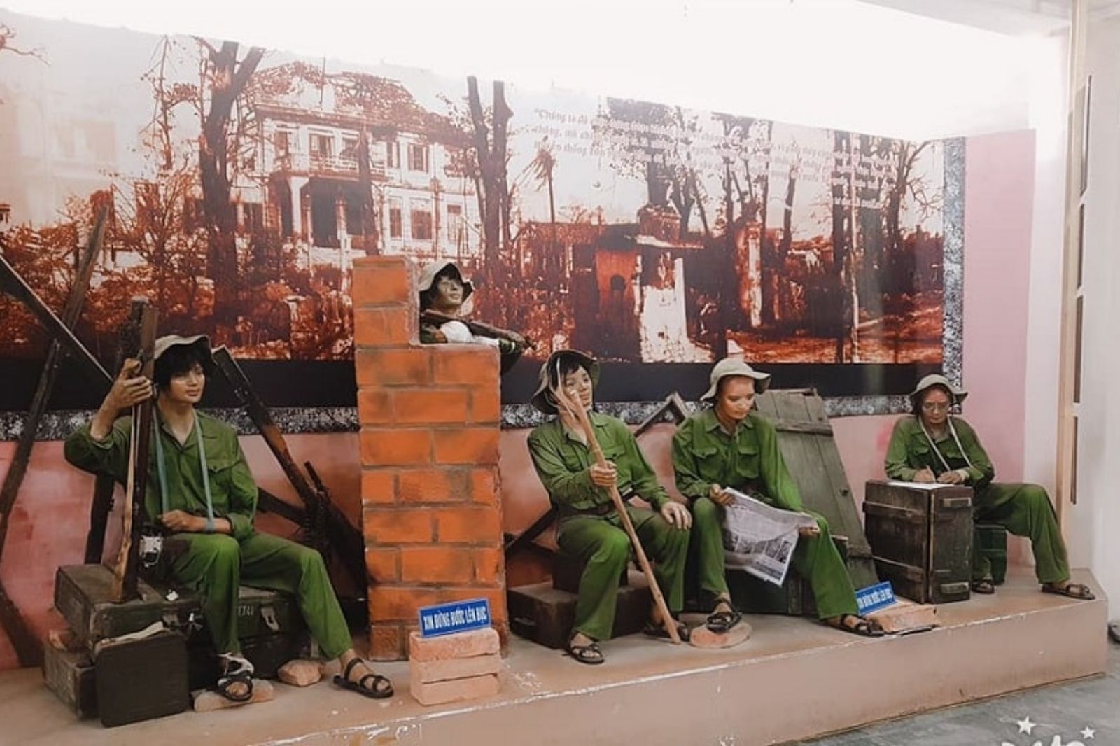 Khu trưng bày bên trong bảo tàng thành cổ Quảng Trị 