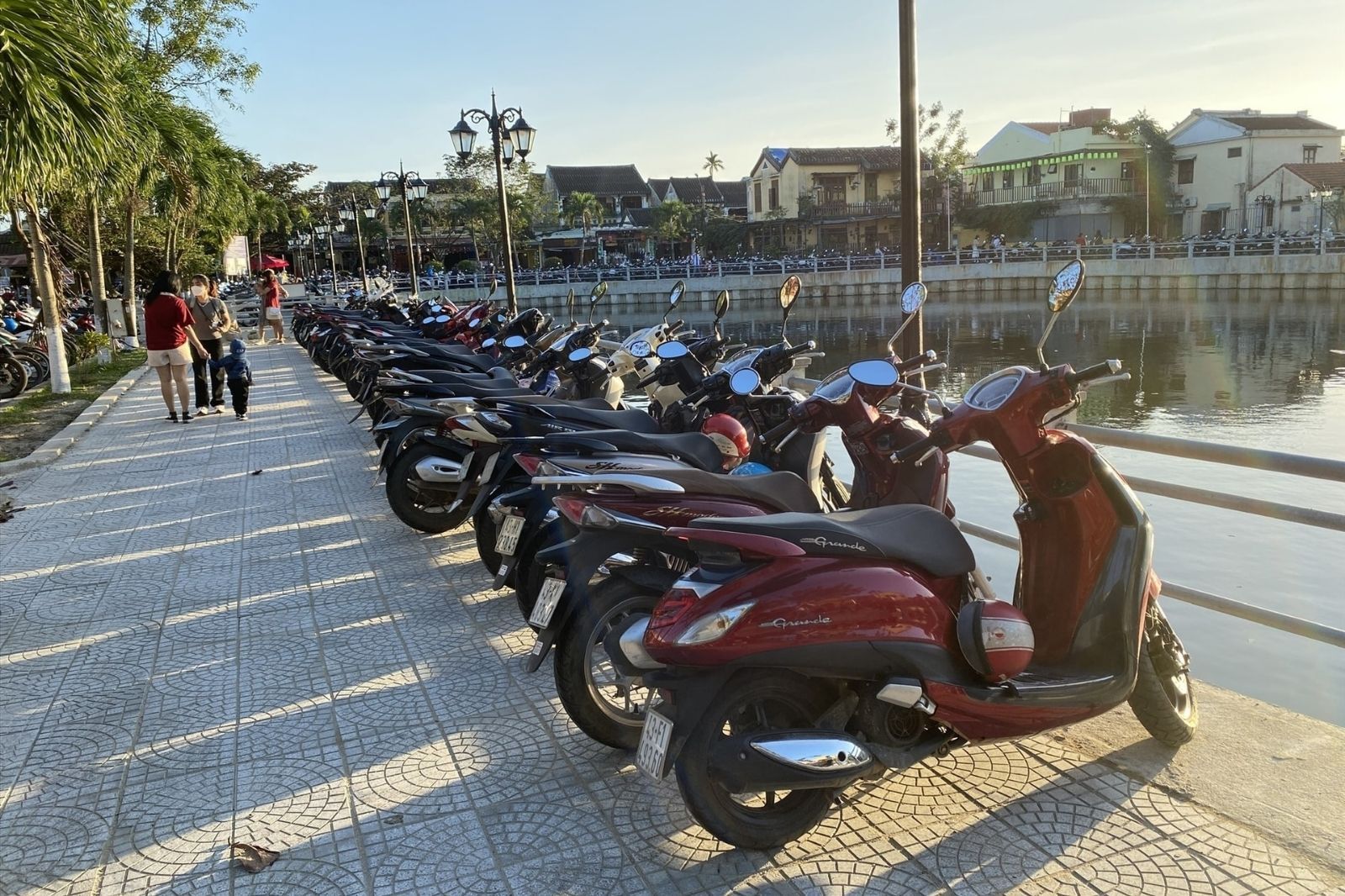 Khu vực đậu xe máy  