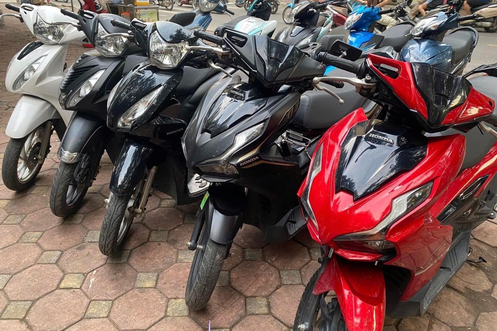 Kiểm tra an toàn xe trước khi nhận 