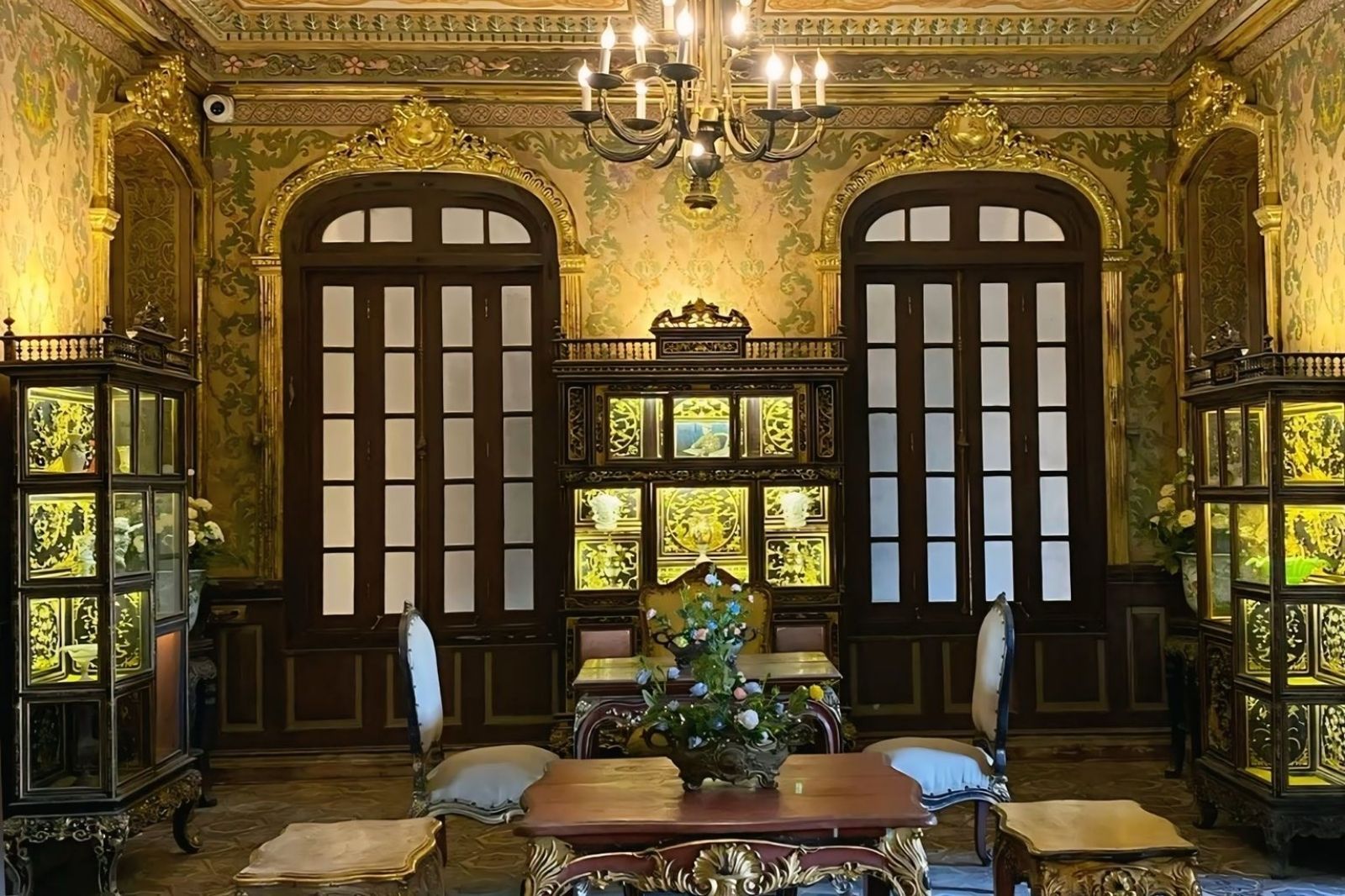 Nổi bật với sự kết hợp kiến trúc Á - Âu