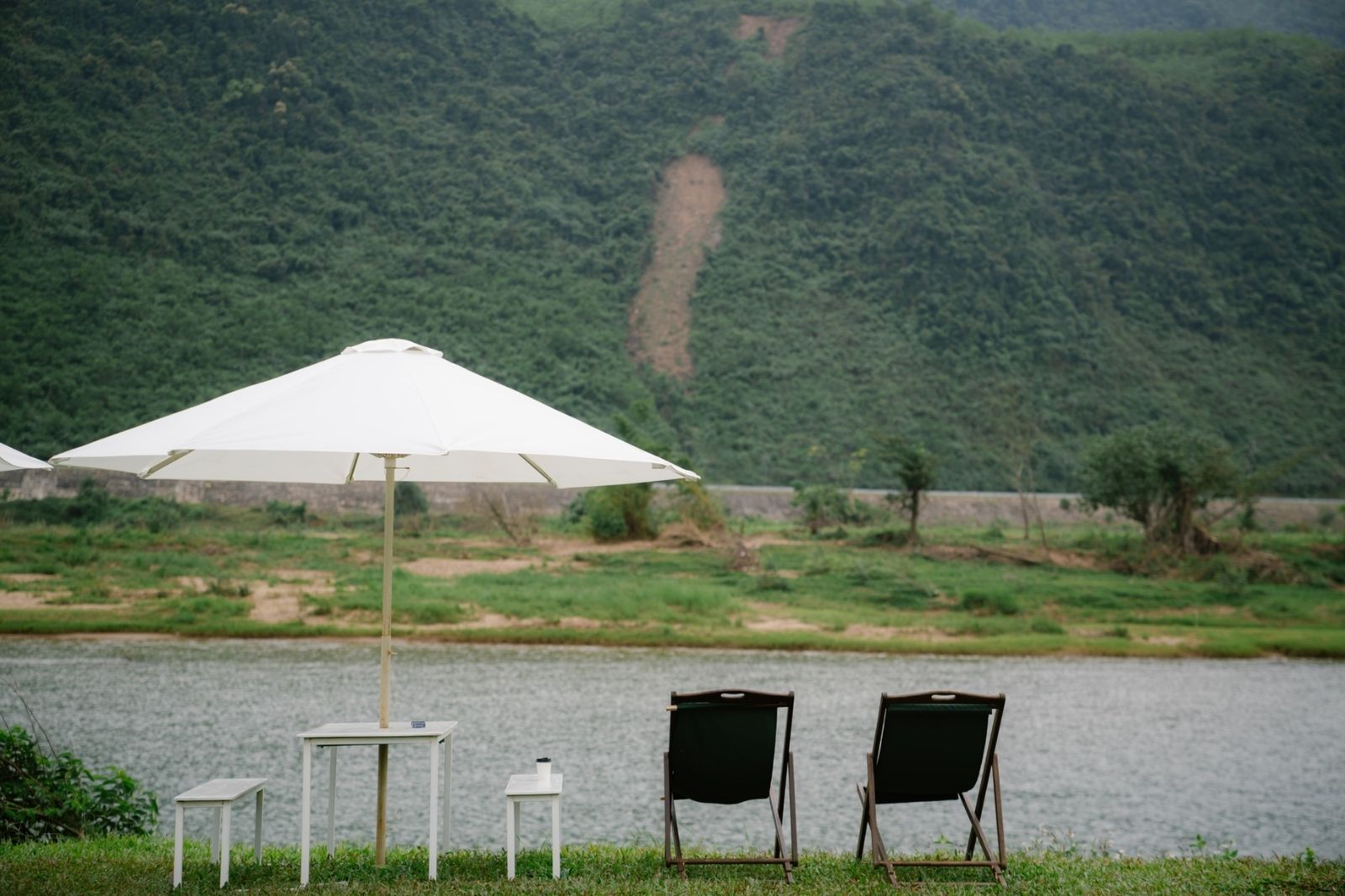 Làng Mê là khu du lịch sinh thái kết hợp cắm trại