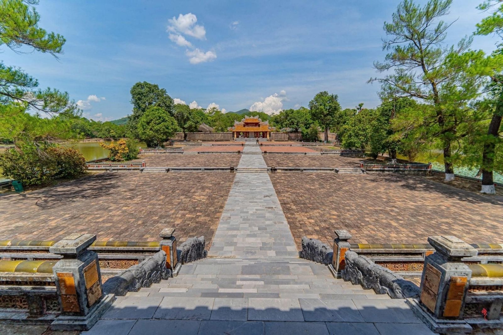 Lăng Minh Mạng được xây dựng trên núi Cẩm Khê 