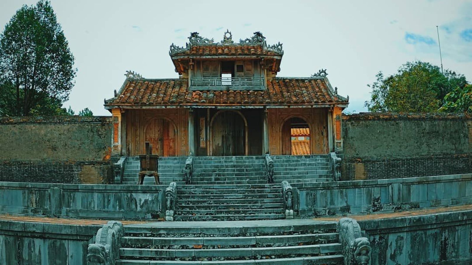 La arquitectura de la tumba de Thieu Tri es sencilla a la par que refinada.