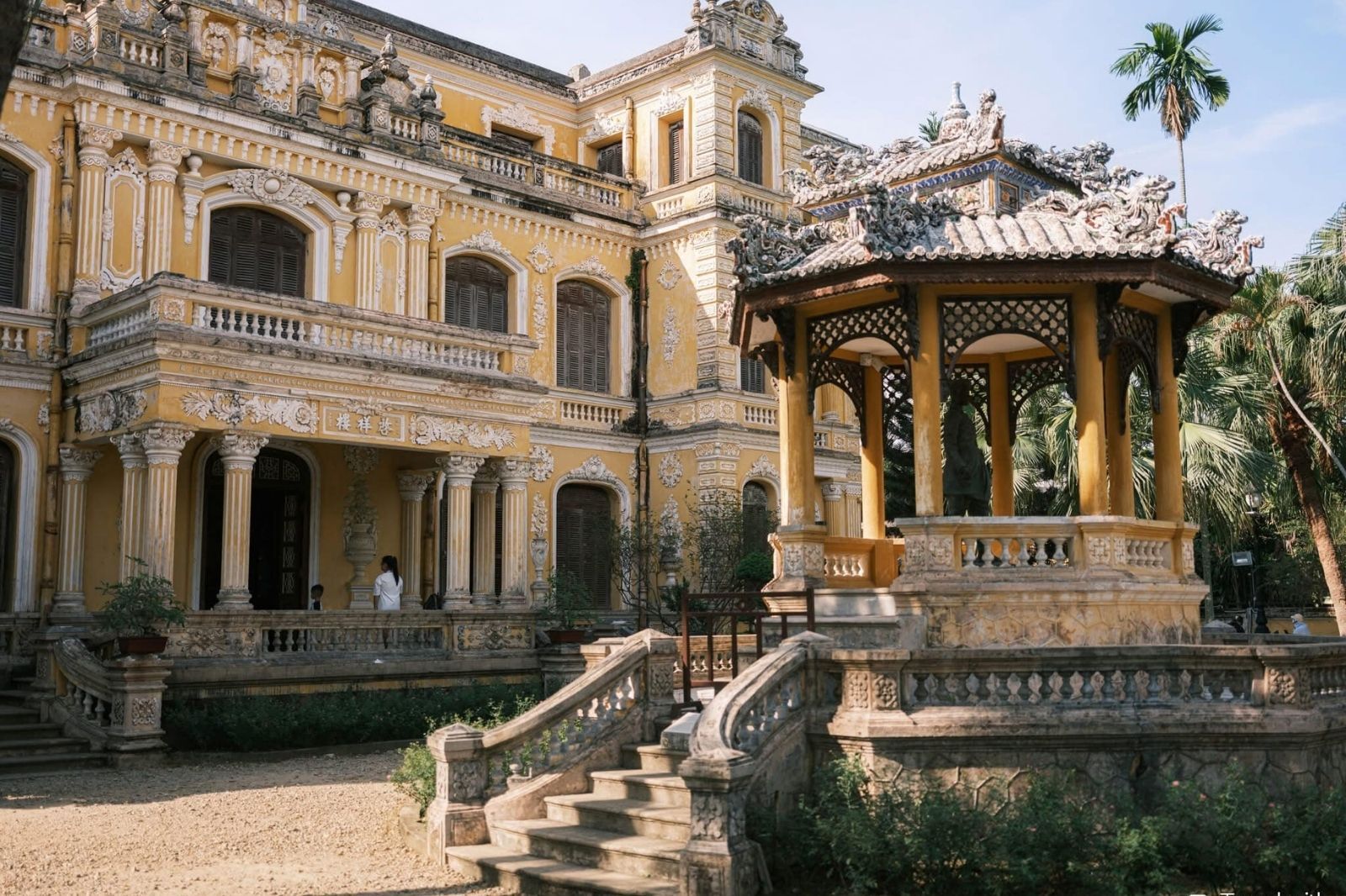 Lầu Khải Tường  