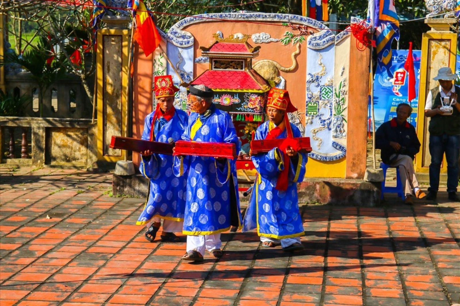 Lễ hội đình làng Túy Loan