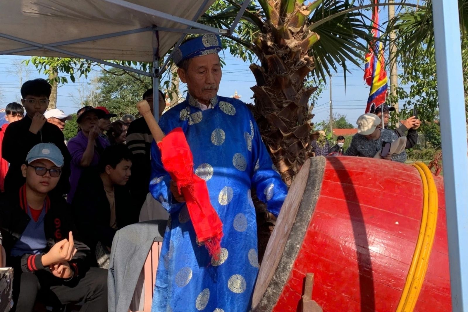 Lễ hội Đu Tiên đã gắn bó mật thiết với nhiều làng quê Việt