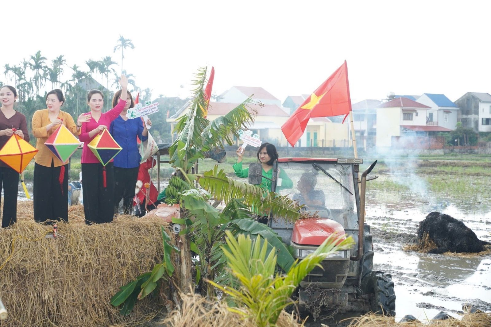 Lễ hội gắn liền với đồng ruộng  