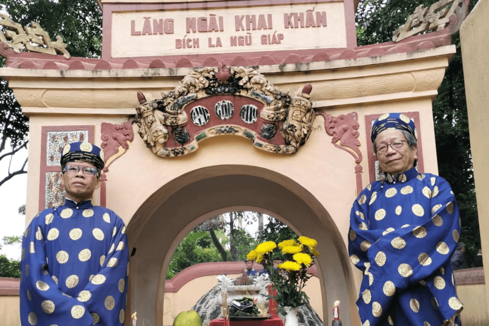 Lễ tảo mộ ngài khai khẩn làng Bích La 
