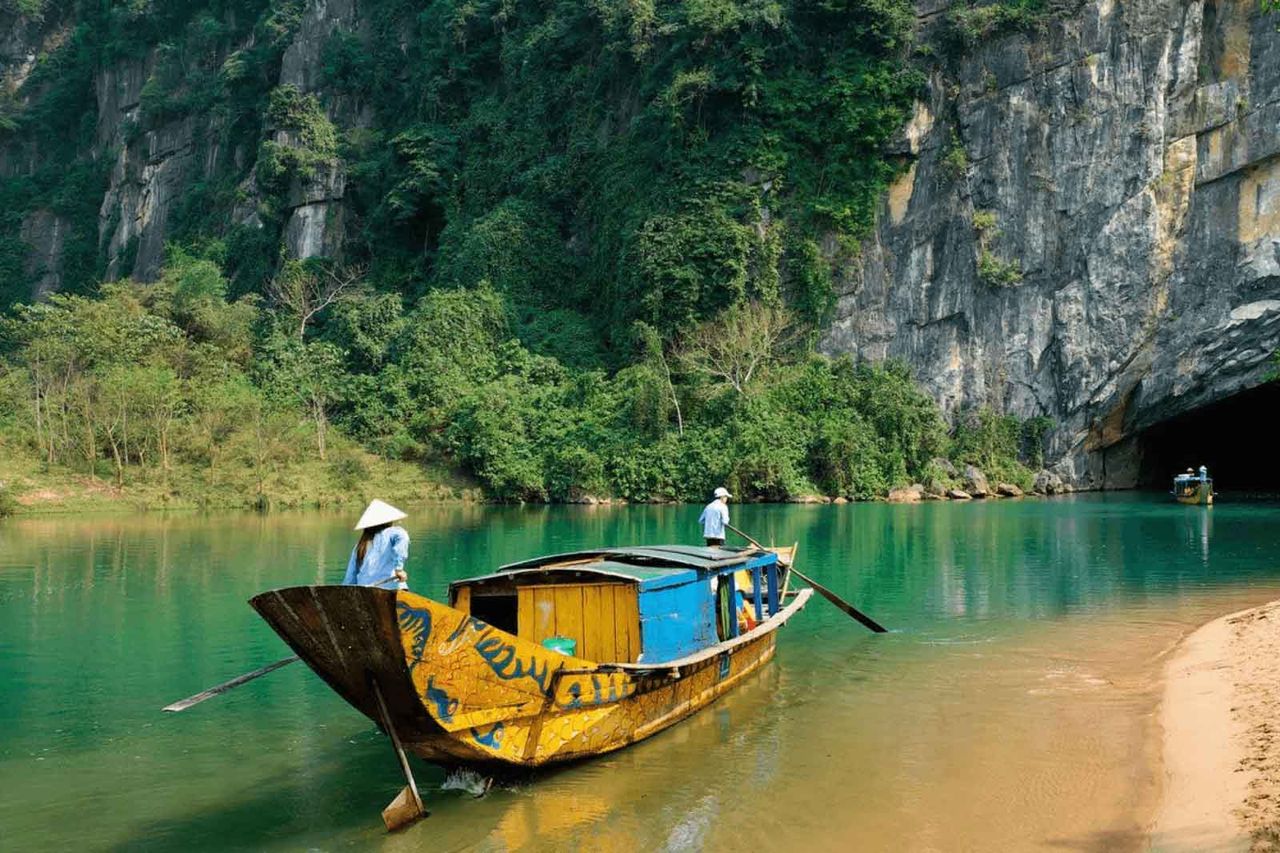 Tour Động Phong Nha 
