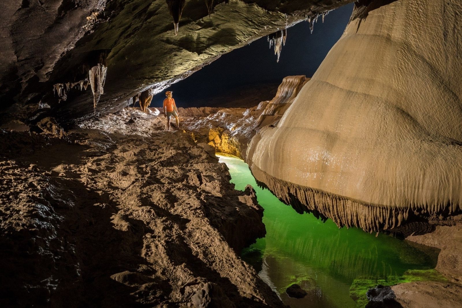 Liên hệ đặt tour sớm để được tư vấn cụ thể hơn