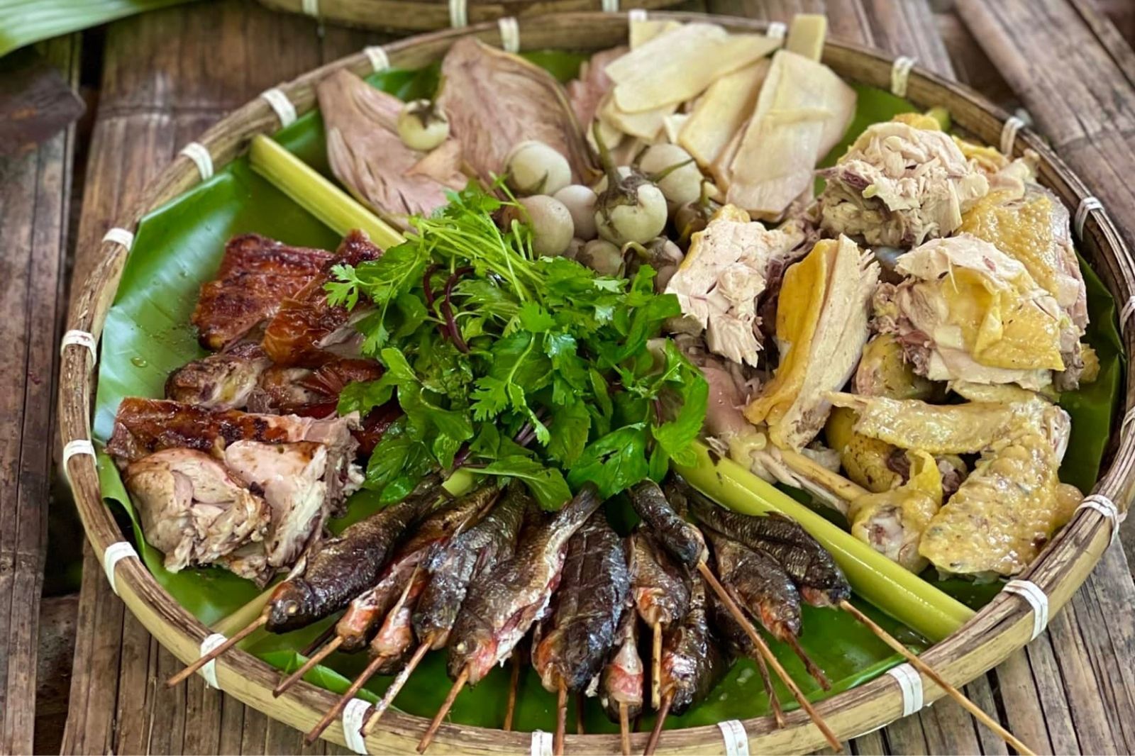 Liên hệ trước nếu muốn đặt đồ ăn riêng