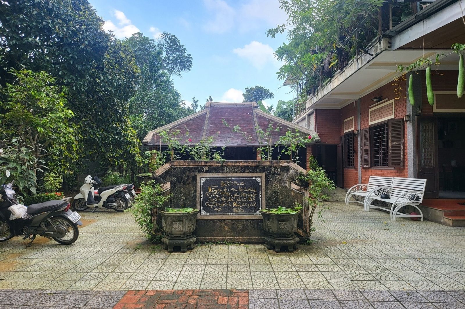 Nên liên hệ trước với chủ nhà khi ghé thăm  