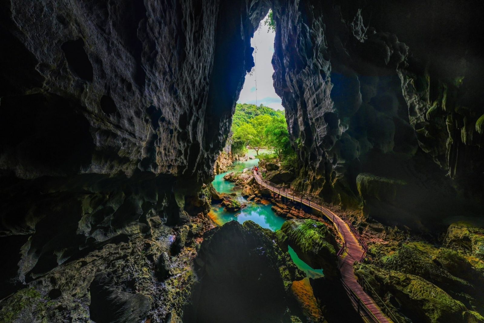 Lối vào hang Tối  
