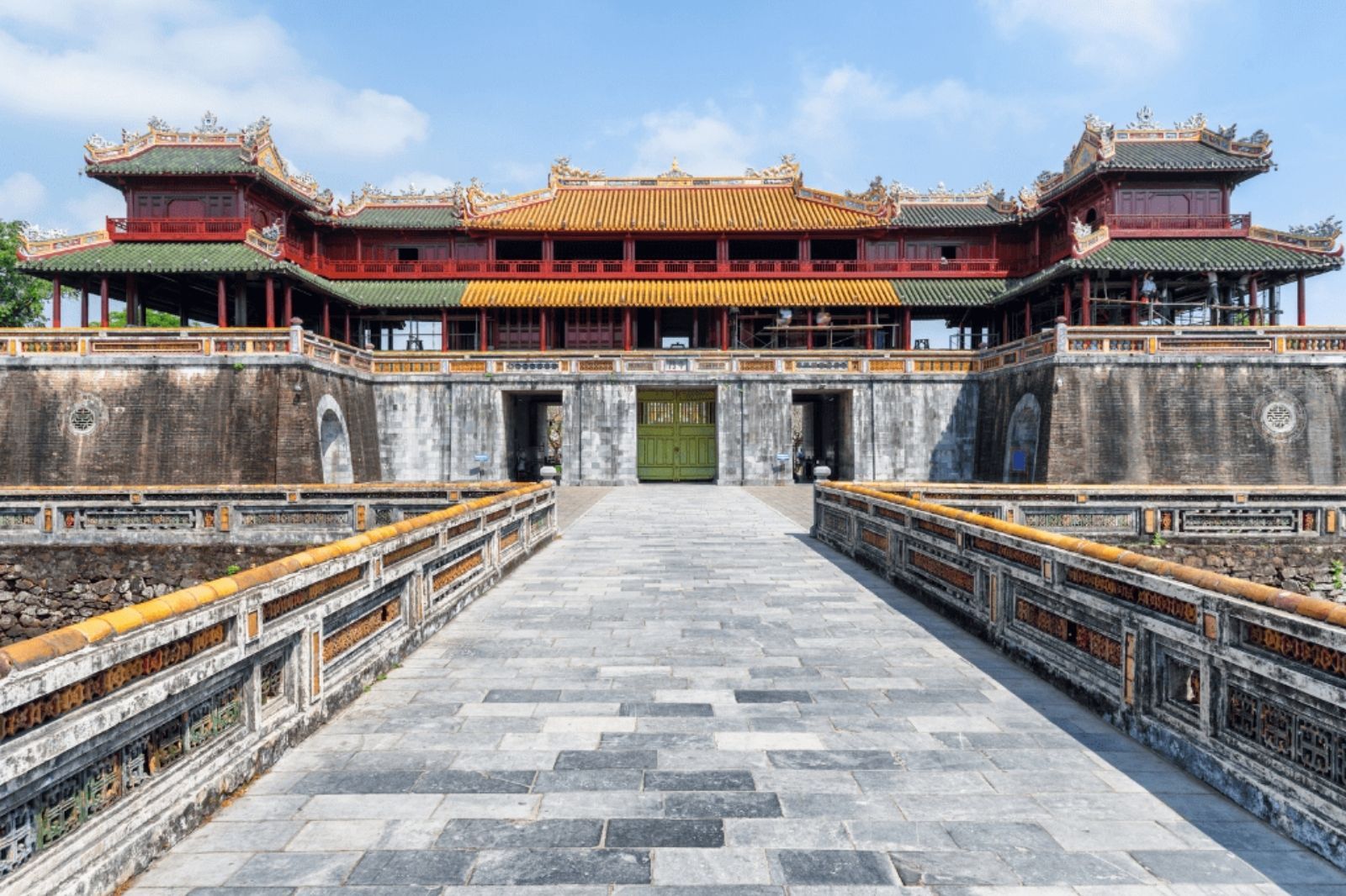 Lối vào Ngọ Môn Huế