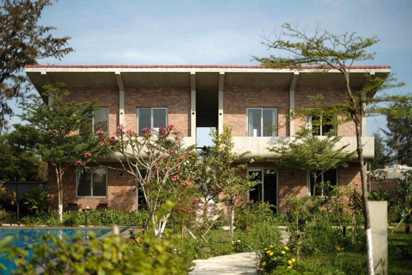 Gần biển Thuận An có nhiều địa điểm lưu trú với nhiều mức giá 