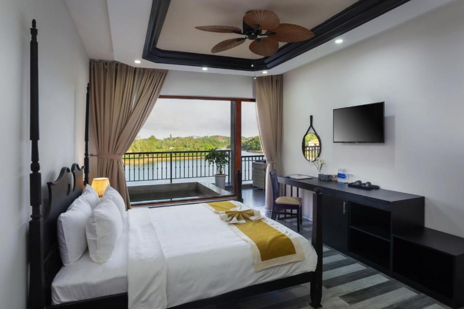 Lưu trú gần Phong Nha tiện cho việc tham quan các di sản 