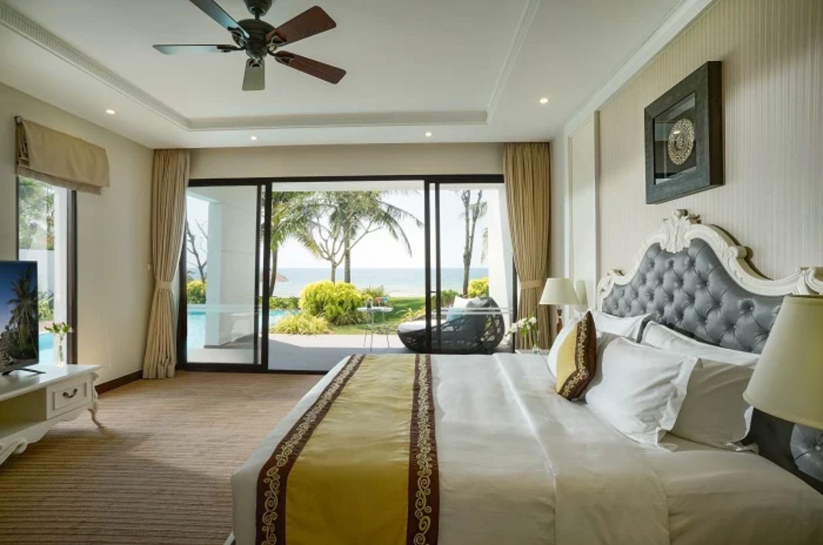 Lưu trú tại khách sạn gần biển  