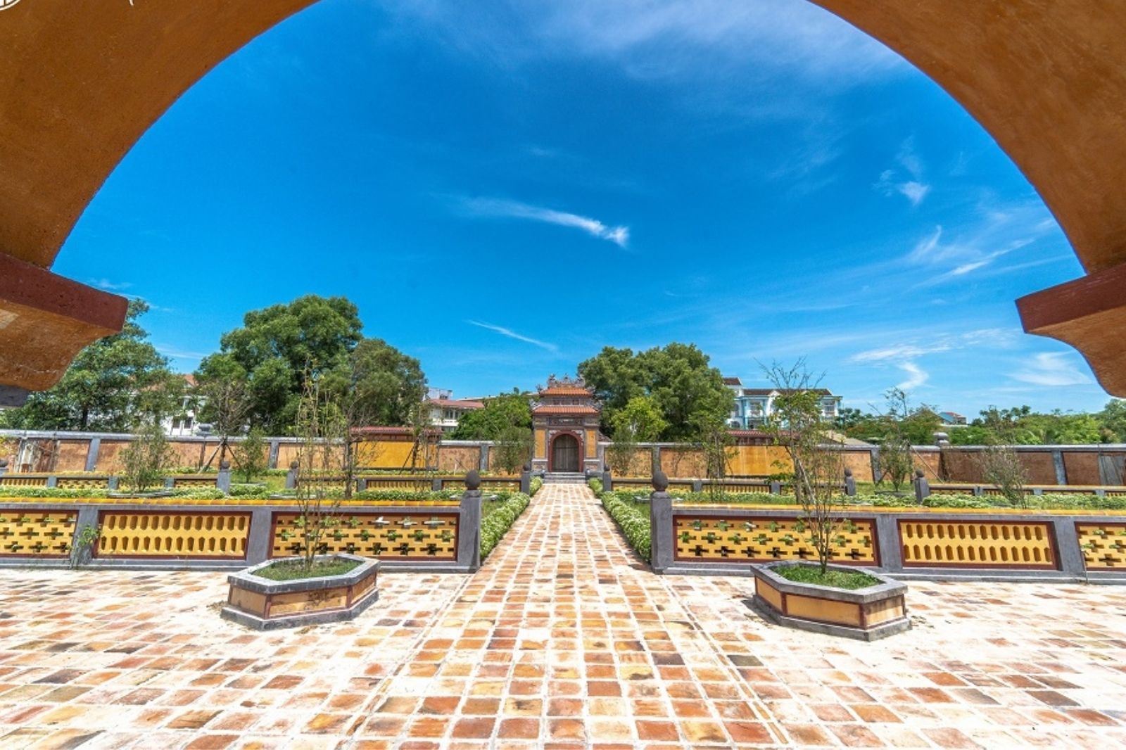 Lưu ý khi tham quan Lăng Dục Đức