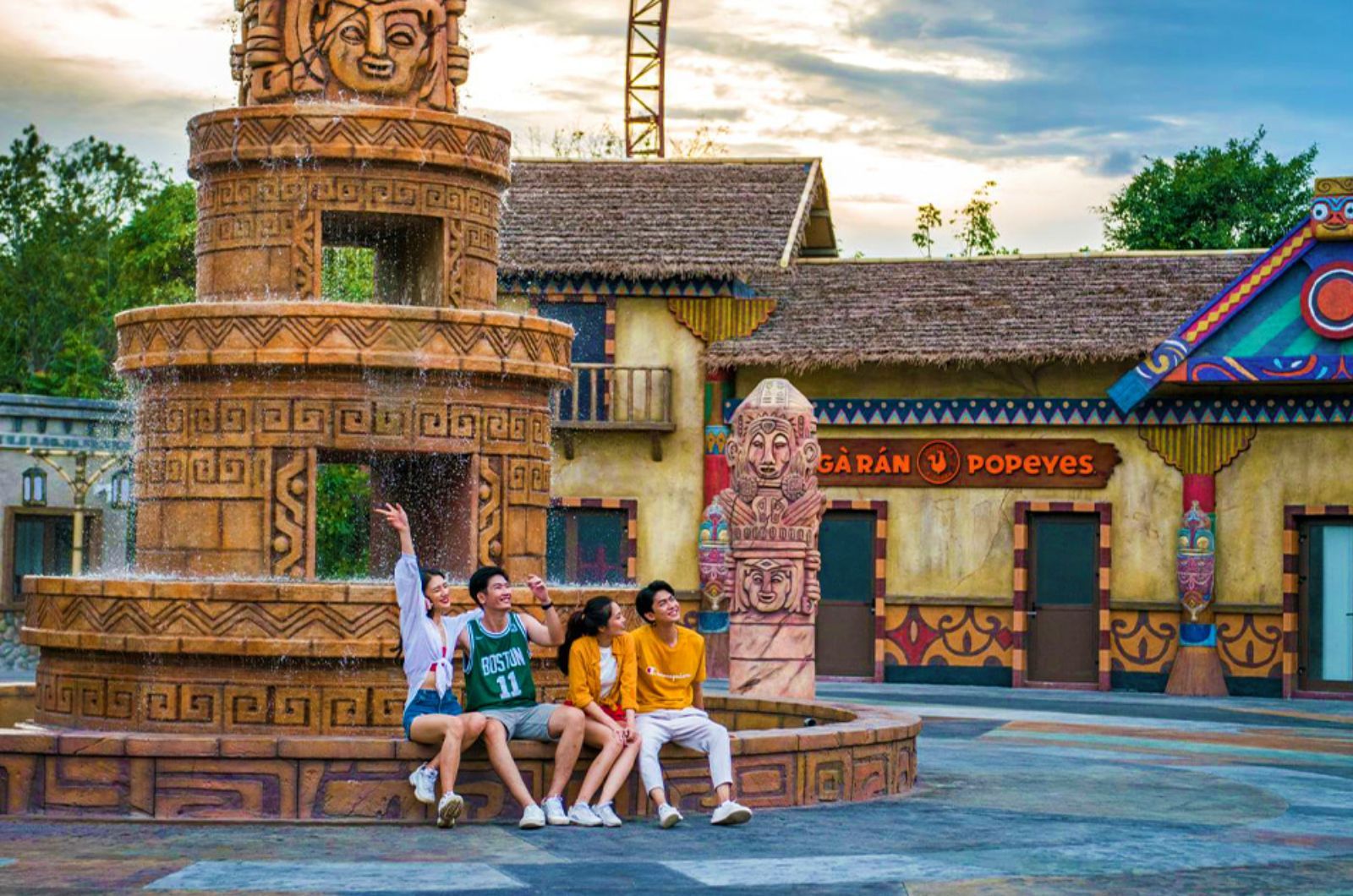 Mặc trang phục thoải mái để tiện di chuyển và tham quan 