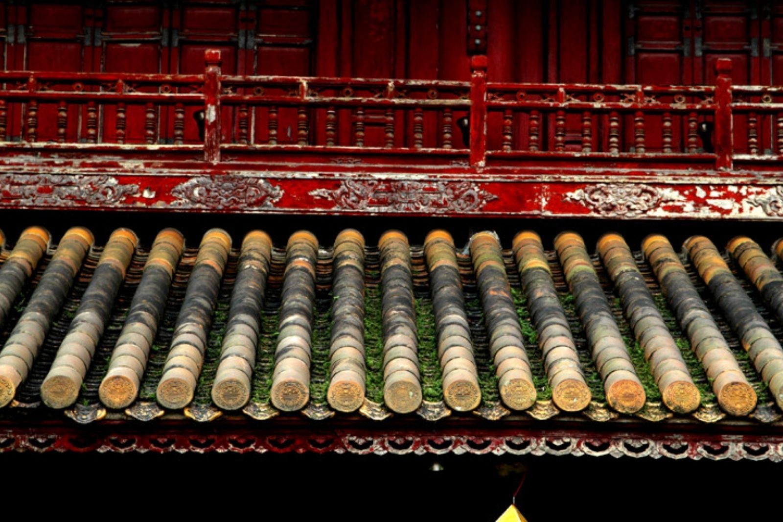 Mái ngói Hiển Lâm Các  