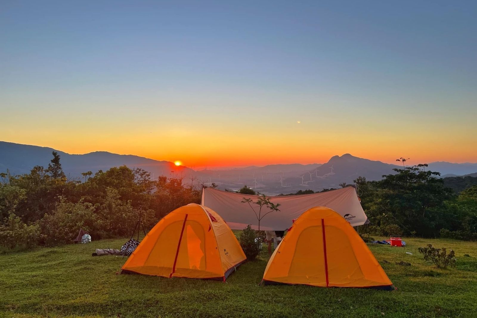 Mang lều Camping khi săn mây 