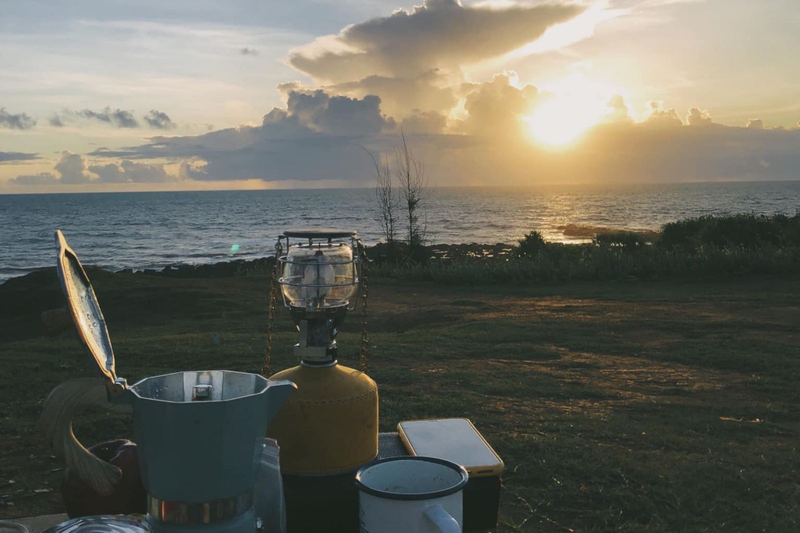 Mang theo đồ để cắm trại