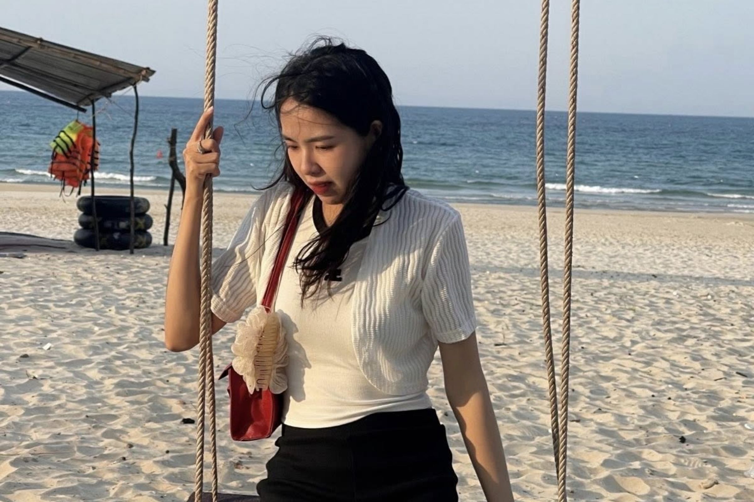 Mang theo kem chống nắng để bảo vệ da 