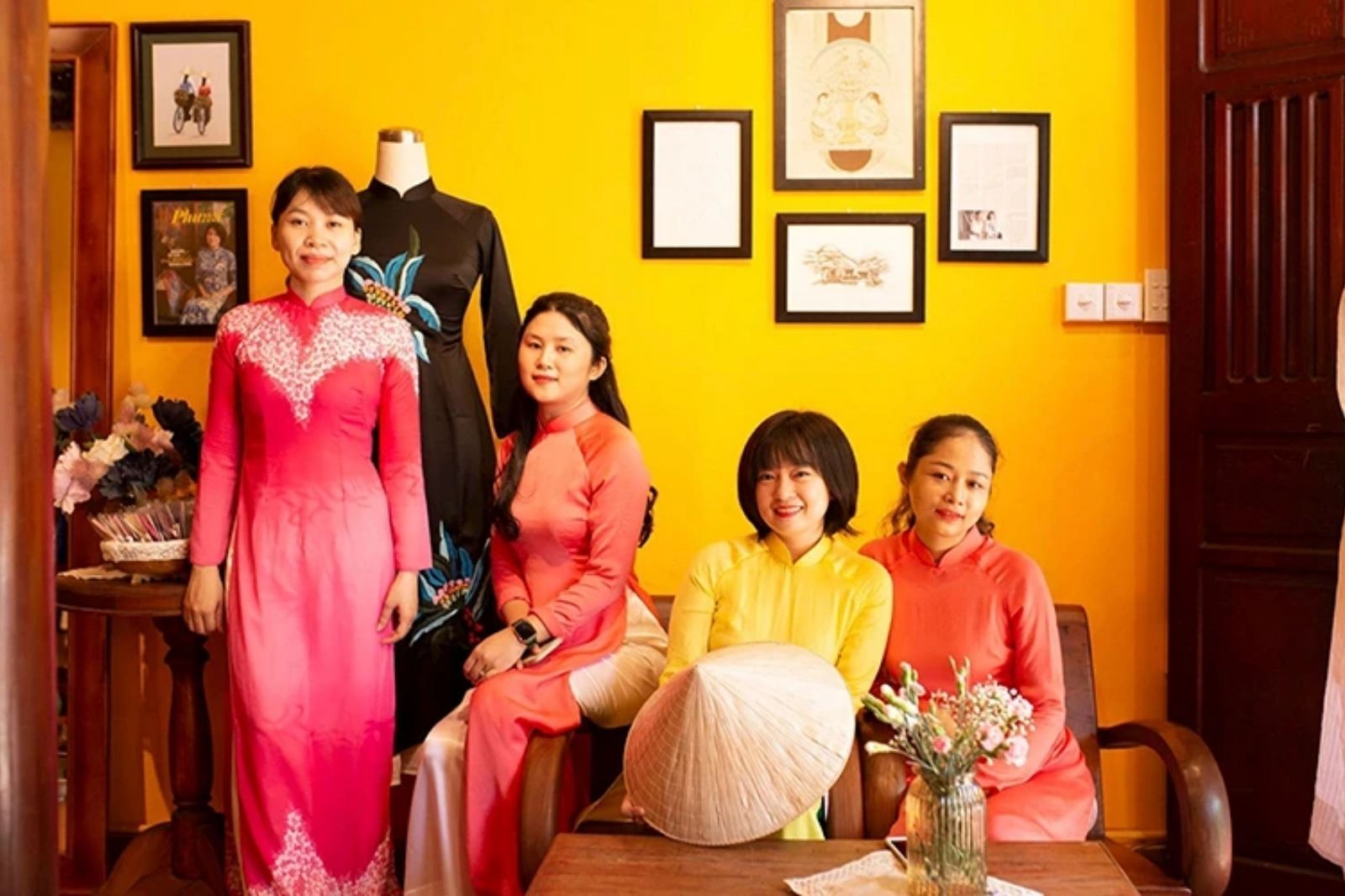 May áo dài lấy nhanh là một trải nghiệm độc đáo 