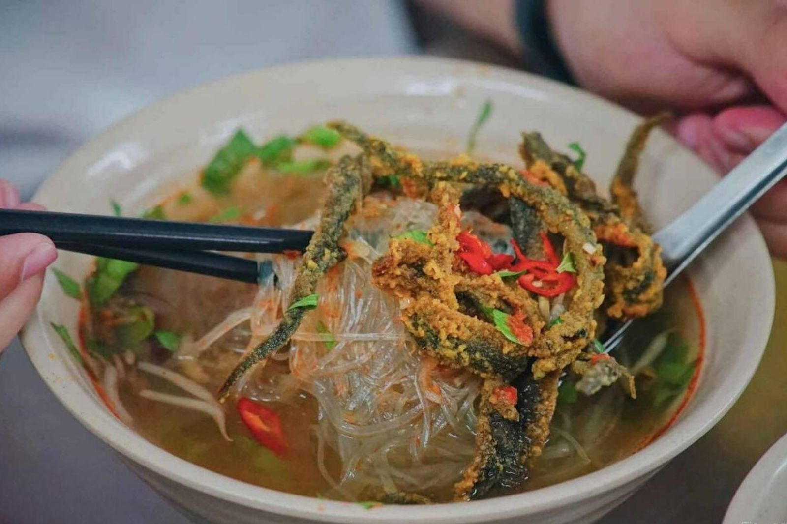 Miến lươn ngon nhất khi ăn lúc nóng  