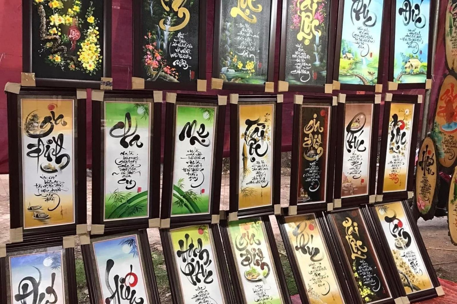 Mọi người thường mua đồ lấy lộc đầu năm