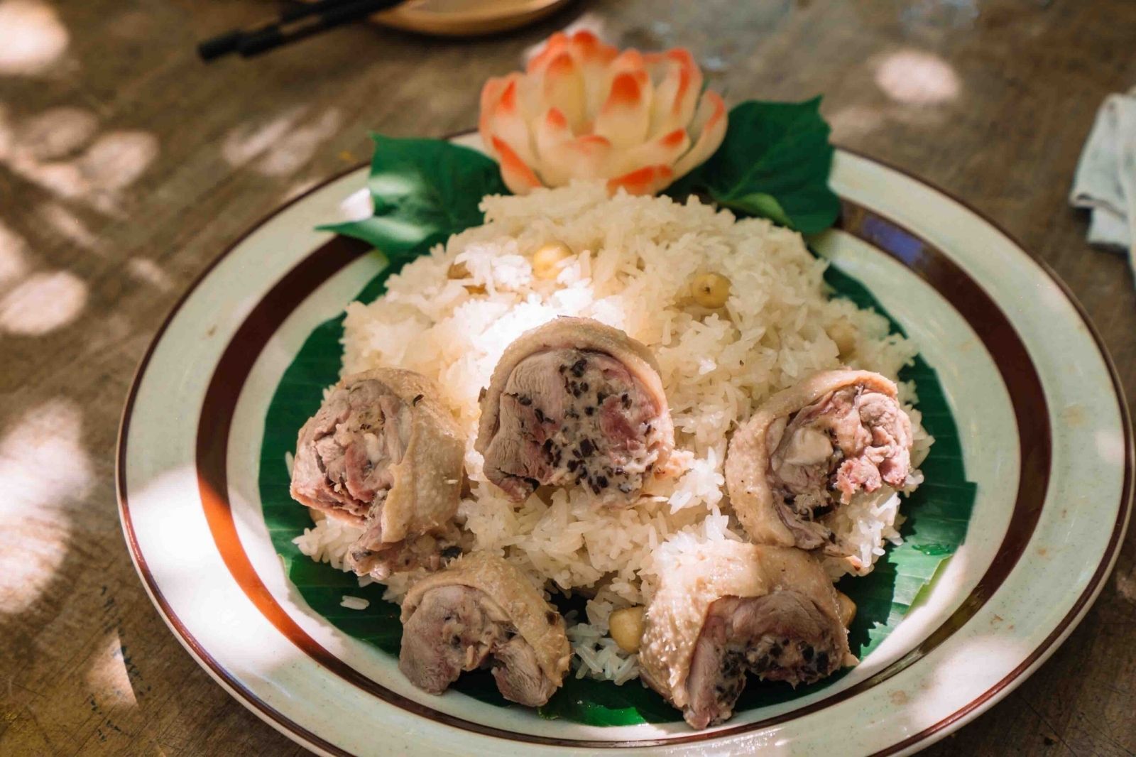 Món vịt lọng xôi hông 