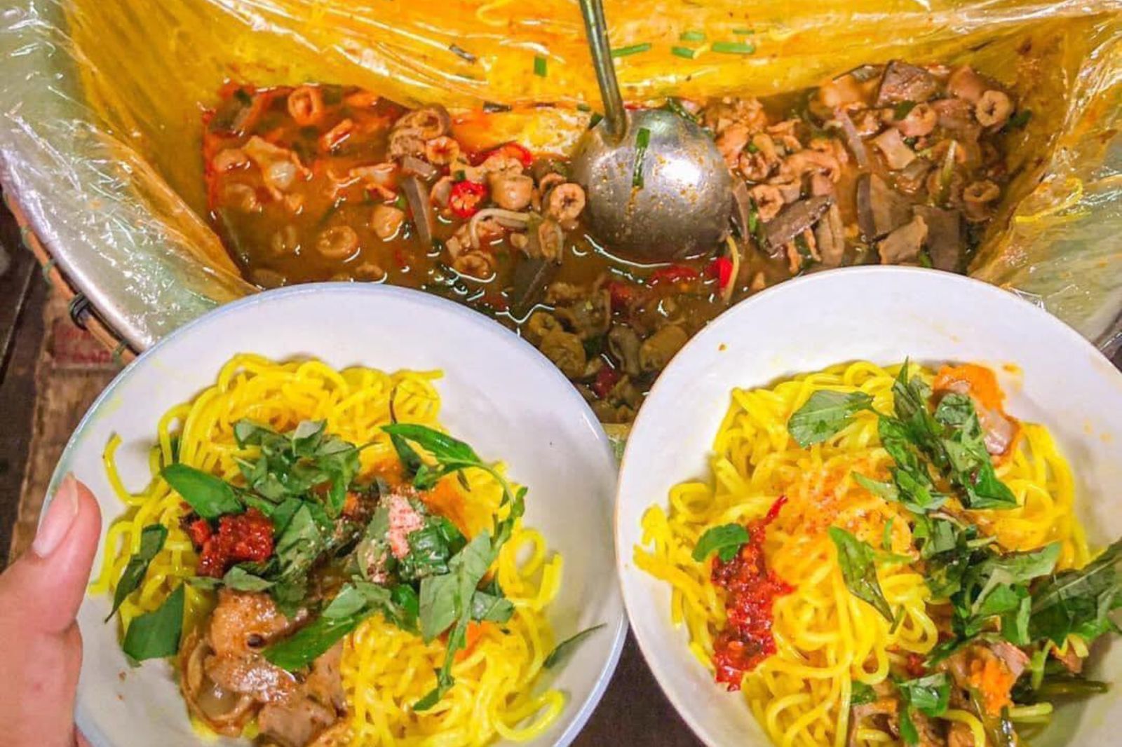 Một Ngày Mê Mẩn Trong Lòng Cố Đô Huế