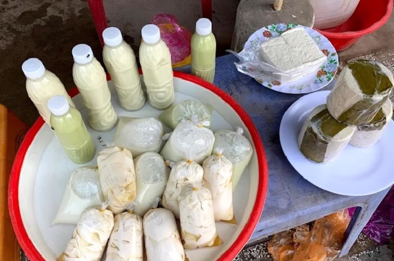 Một số món ăn vặt bán ở chợ