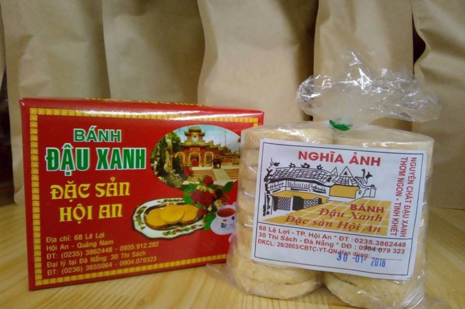 Mua bánh đậu xanh làm quà tặng 
