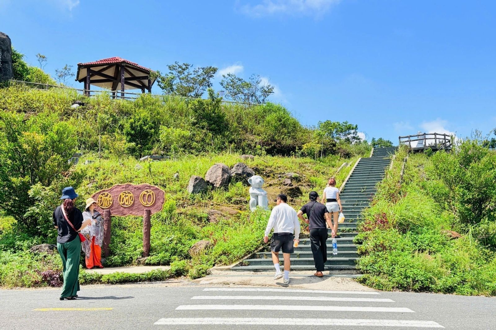 Mùa khô là thời điểm đông khách du lịch