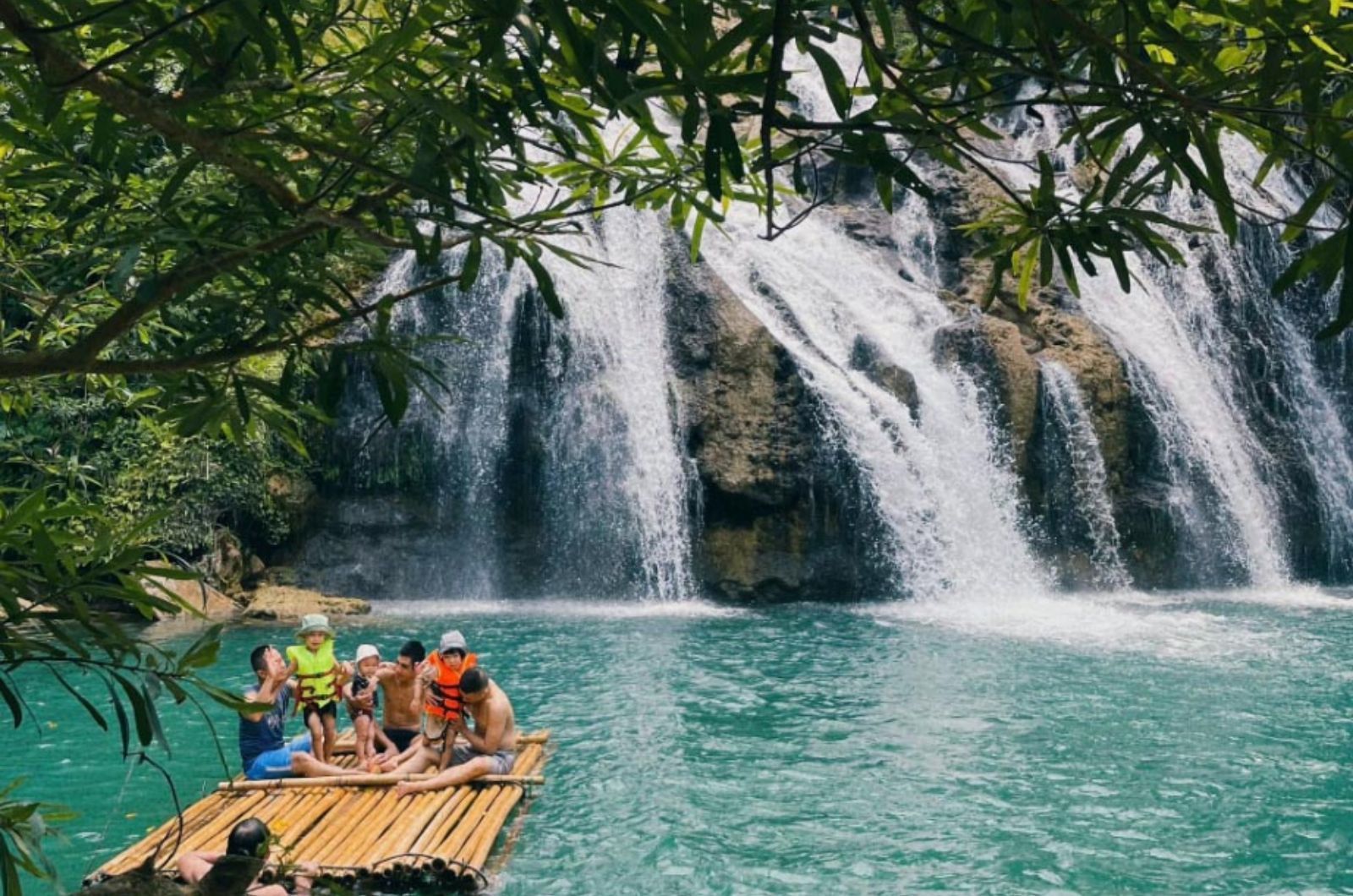 Mùa hè ở thác Tà Puồng  