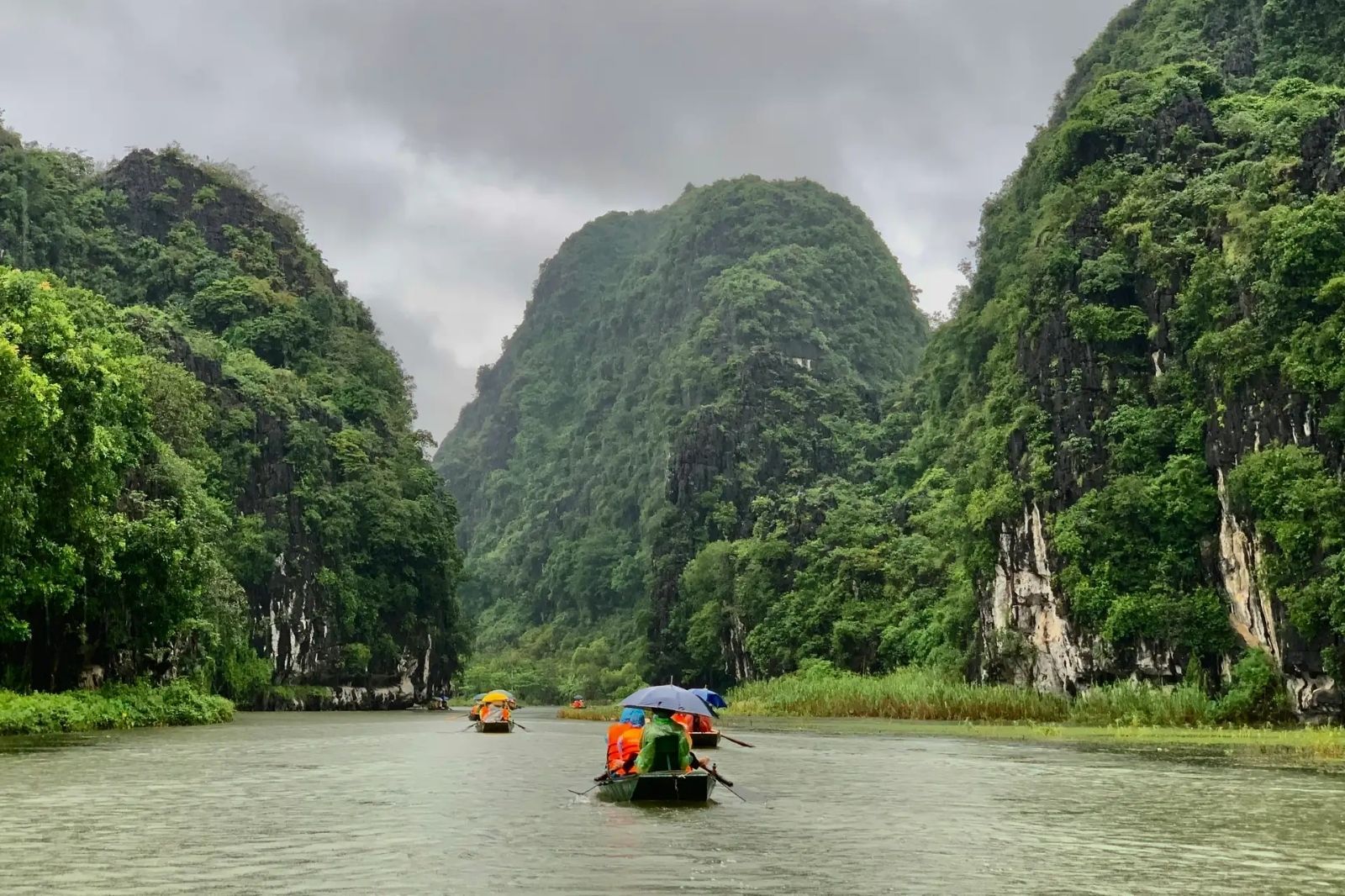 Du lịch Ninh Bình vào mùa mưa không đông đúc như mùa khô 