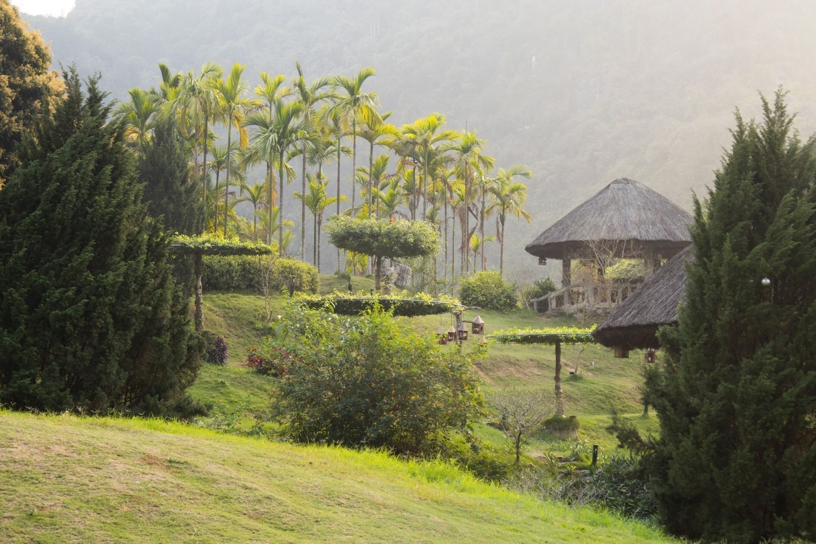 Mua vé trực tiếp tại khu du lịch 