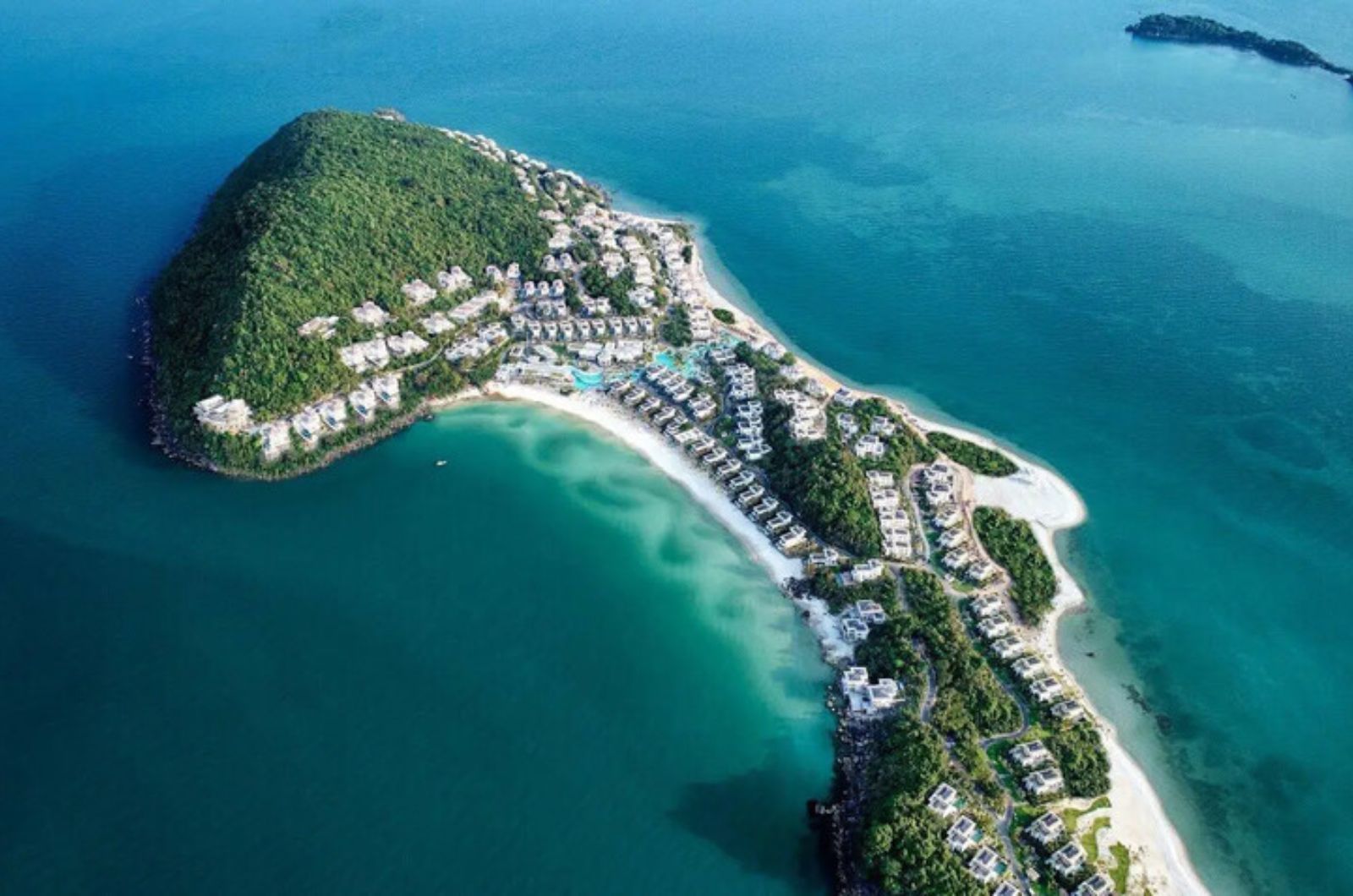 Mũi Ông Đội nhìn từ trên cao 