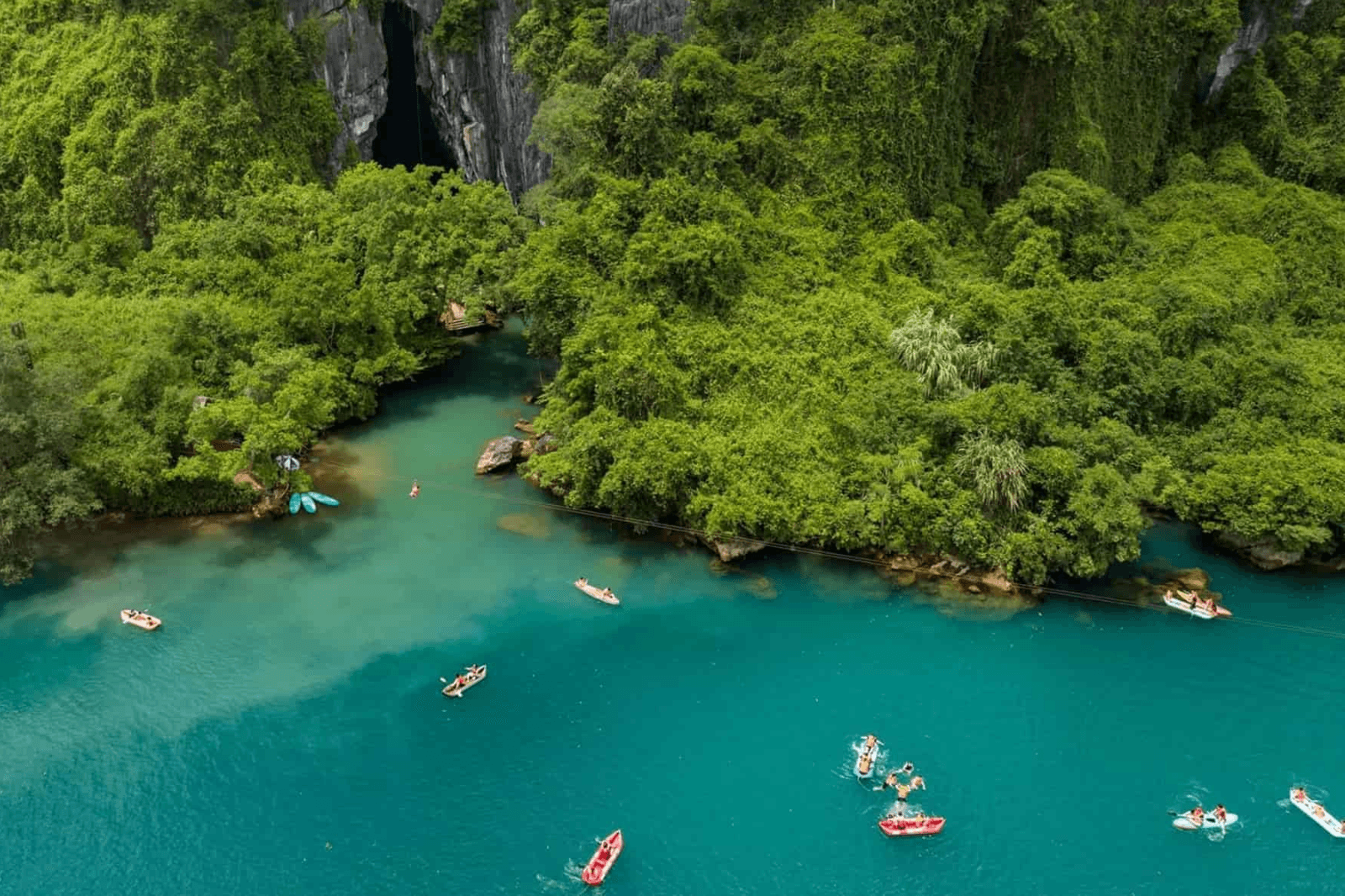 Nên đặt vé sớm mùa cao điểm