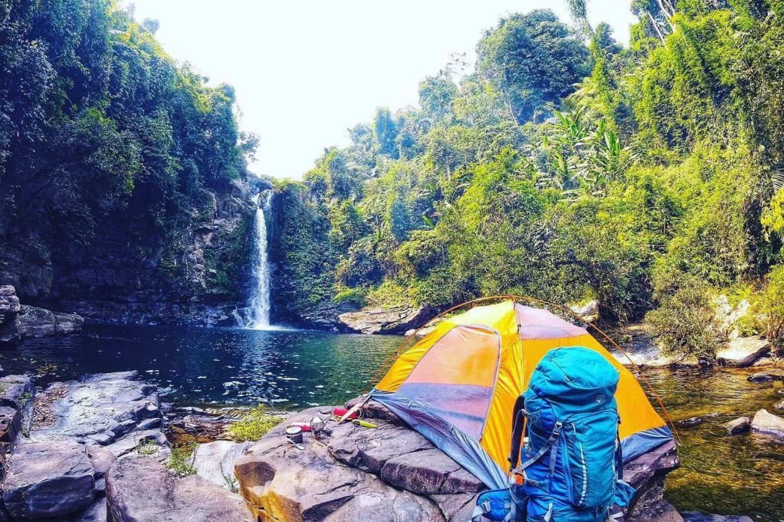 Nên đi theo nhóm để đảm bảo an toàn  