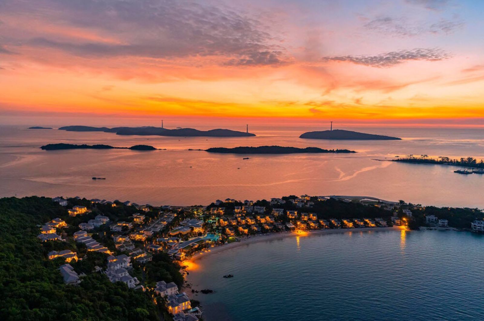 Ngắm bình minh và hoàng hôn từ mũi Ông Đội 